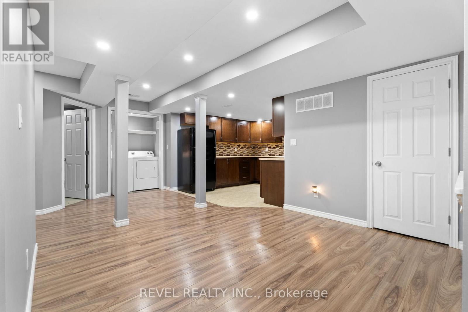 416 TANSLEY STREET - 37