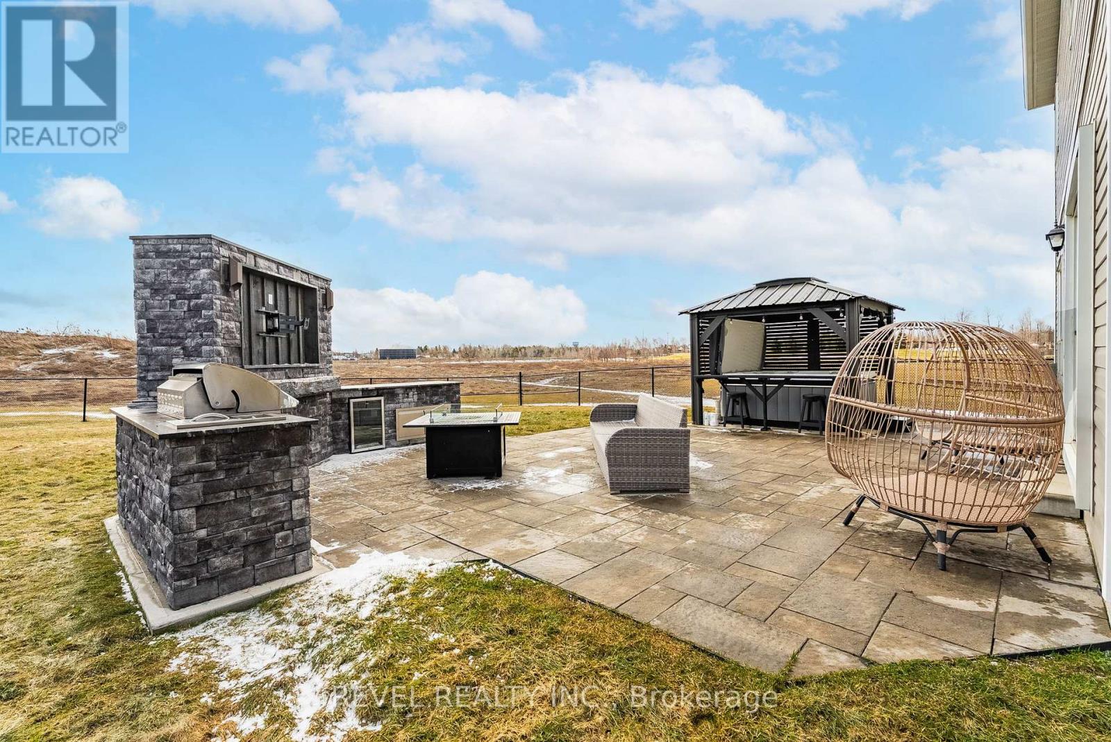416 TANSLEY STREET - 48
