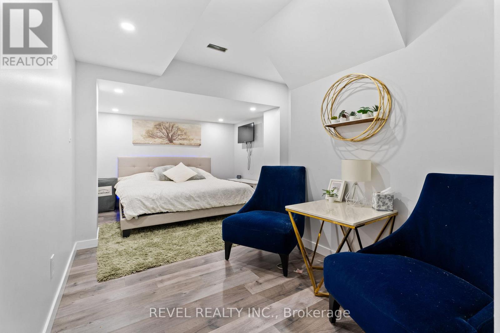 416 TANSLEY STREET - 41