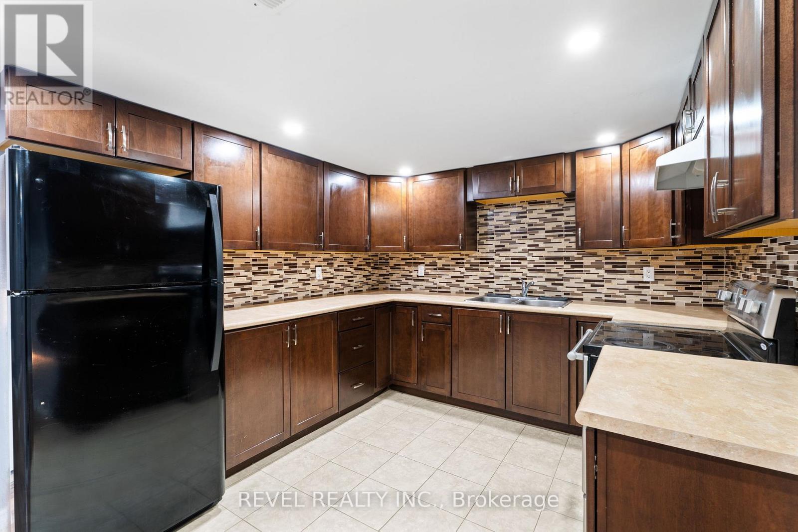 416 TANSLEY STREET - 38