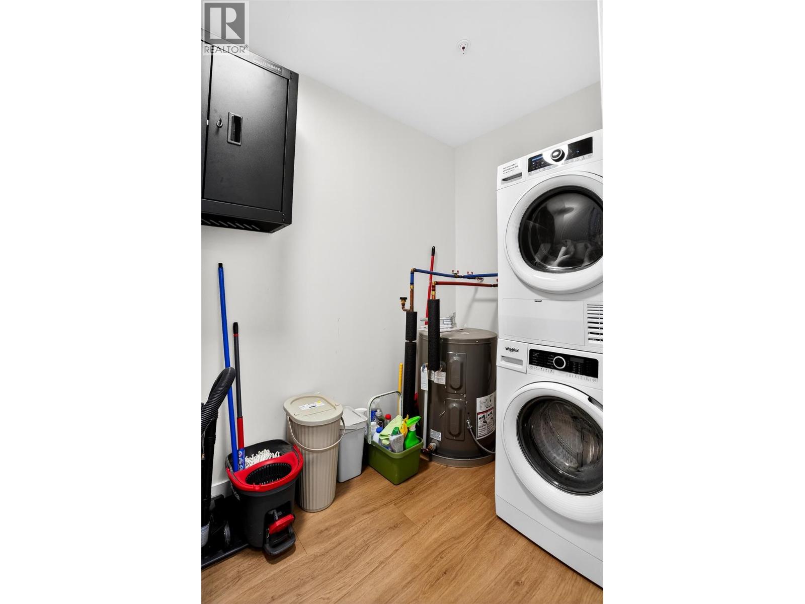 #403 514 VICTORIA Street - 34