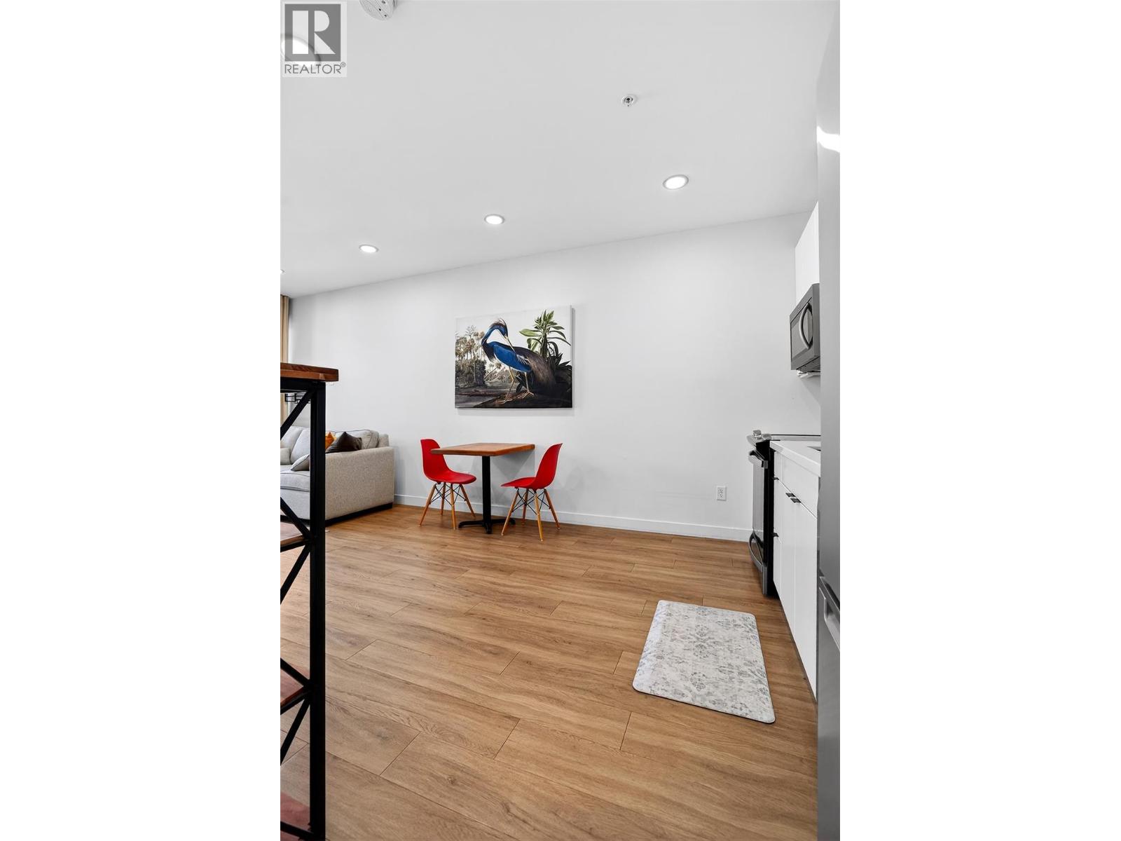 #403 514 VICTORIA Street - 6