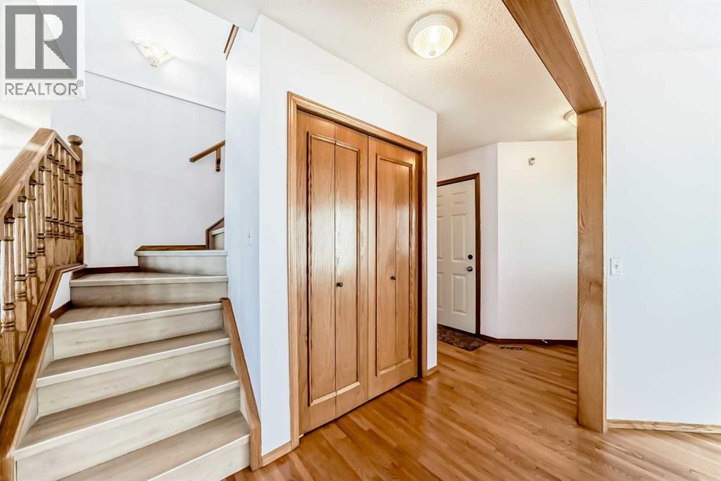 Single Family House for Sale in  Harvest Oak Green NE Harvest Hills Calgary 