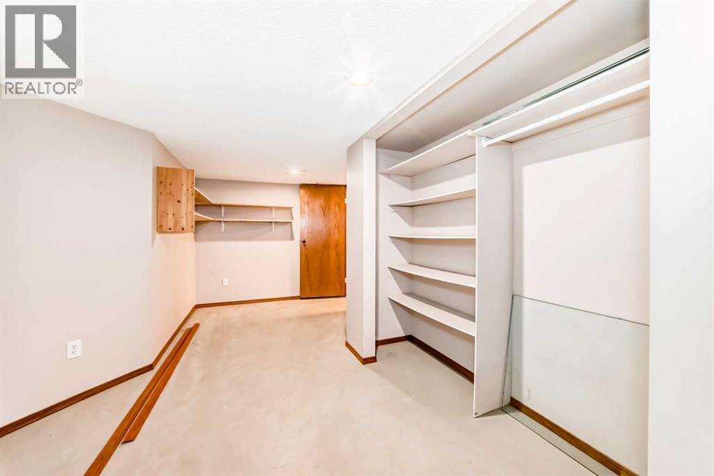 Single Family House for Sale in  Harvest Oak Green NE Harvest Hills Calgary 