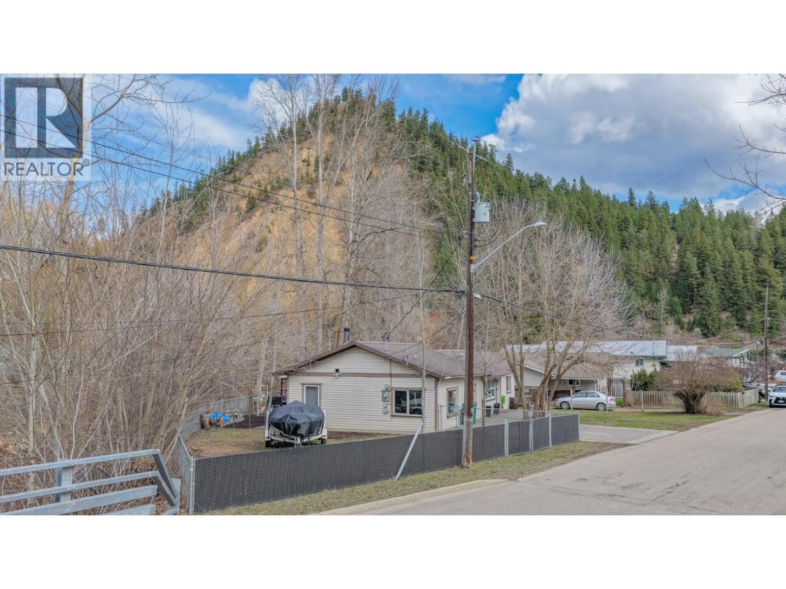  1775 Maple Street, Lumby