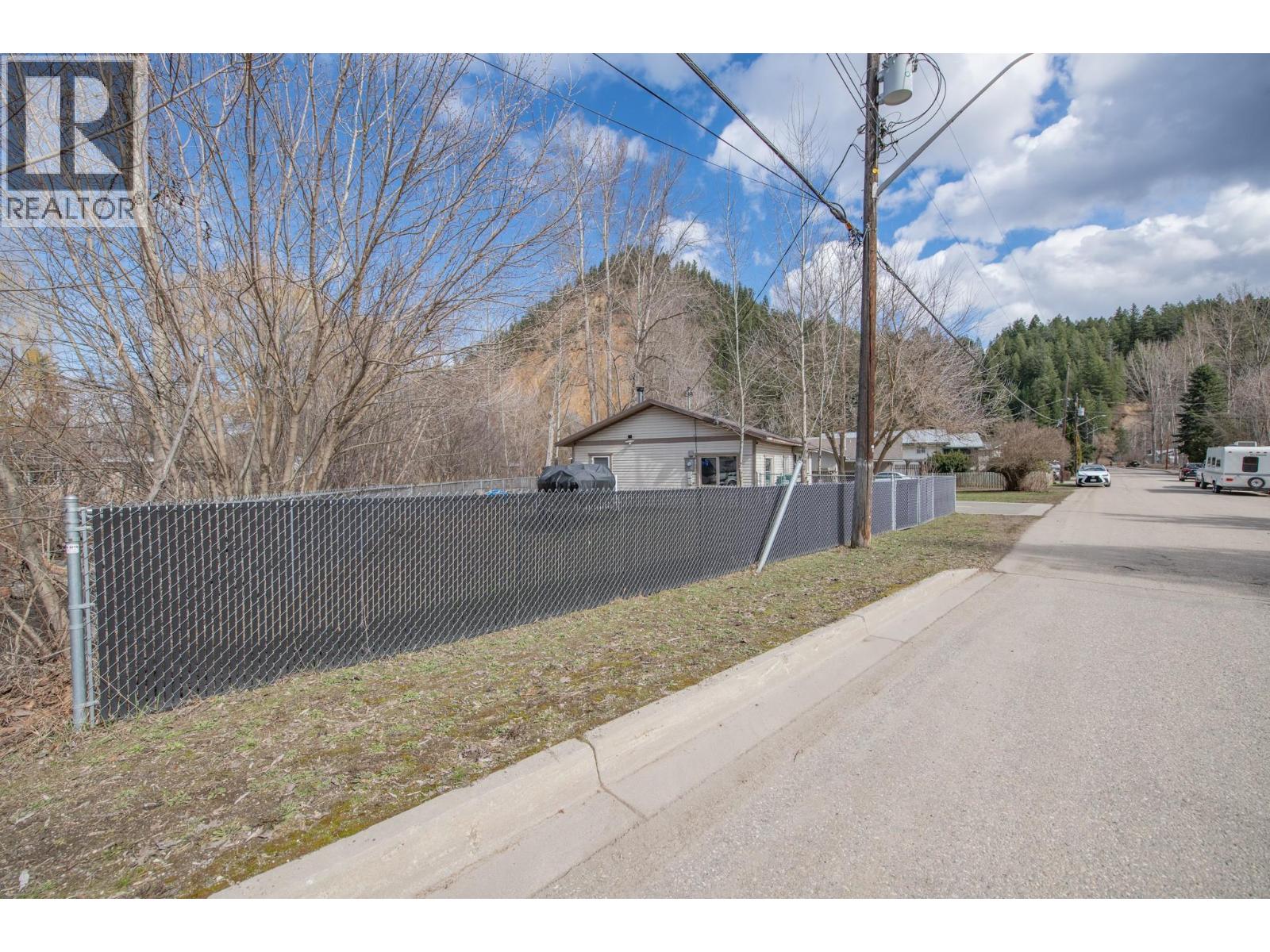  1775 Maple Street, Lumby