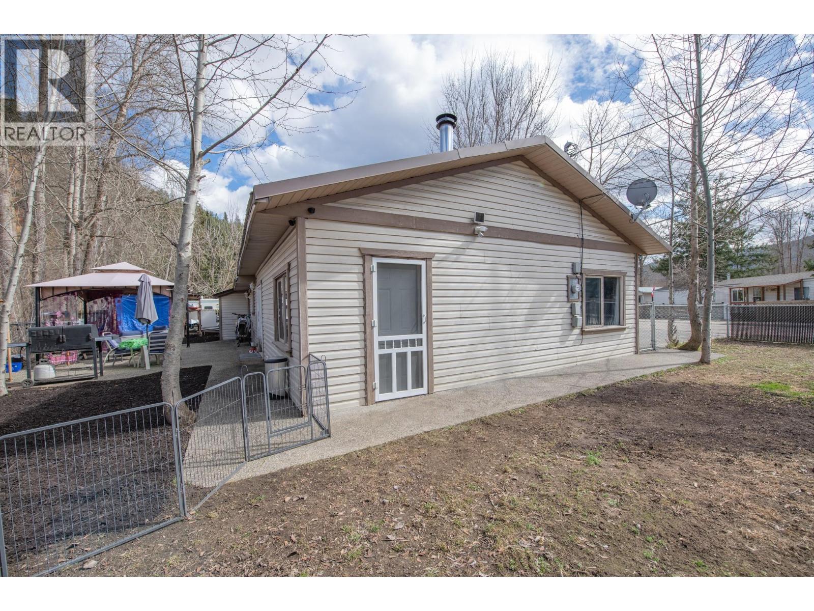  1775 Maple Street, Lumby