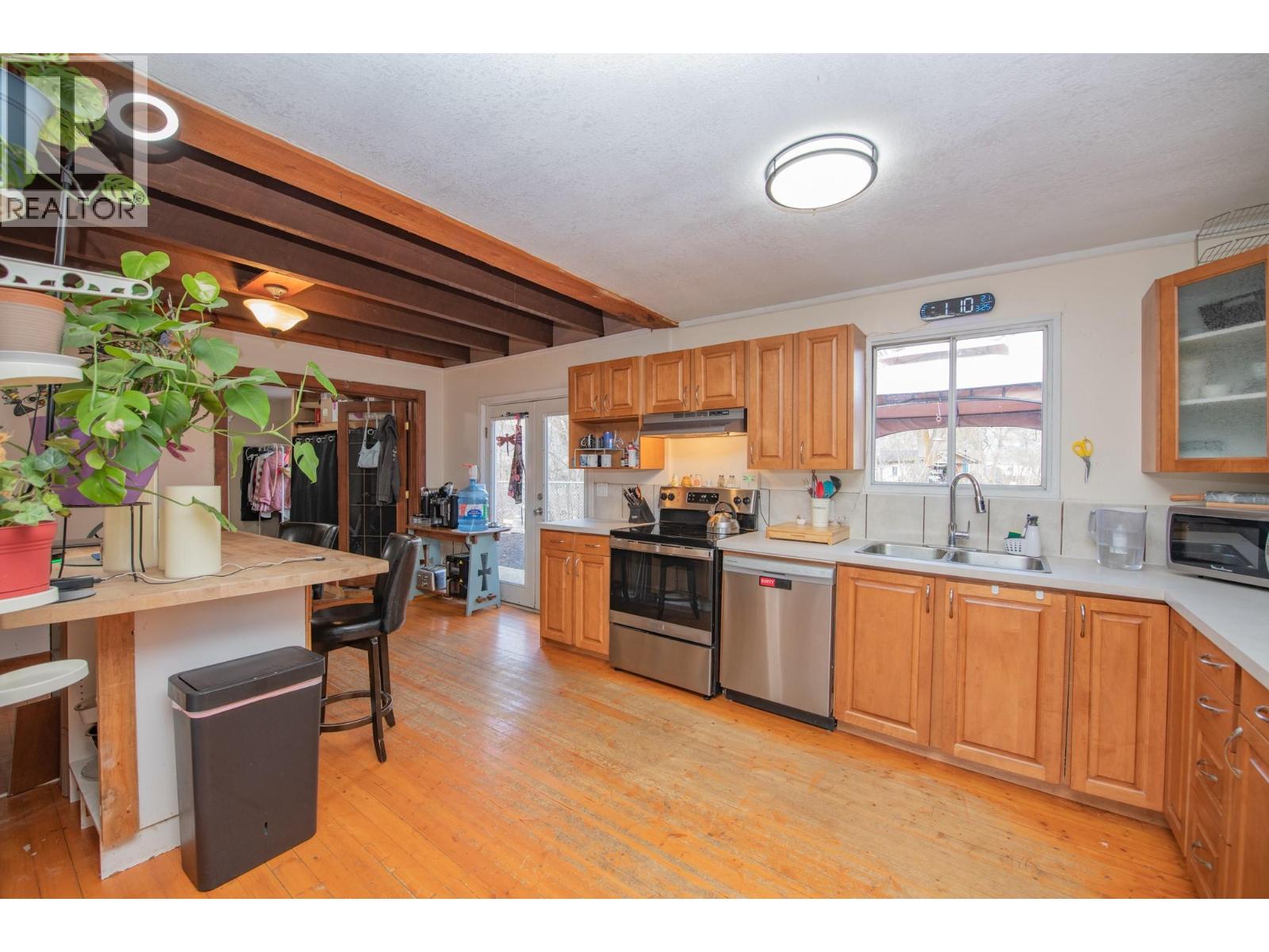  1775 Maple Street, Lumby