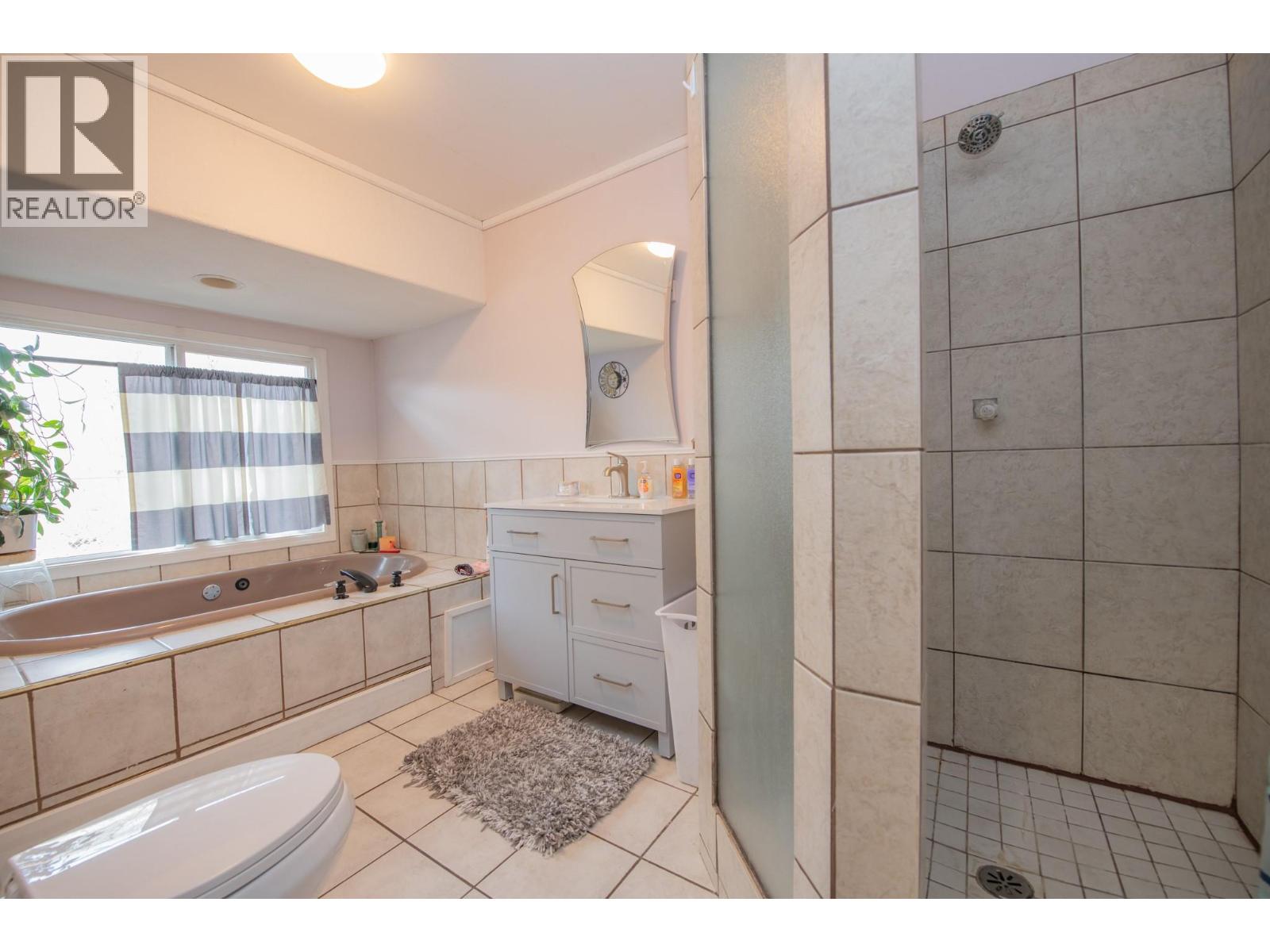  1775 Maple Street, Lumby