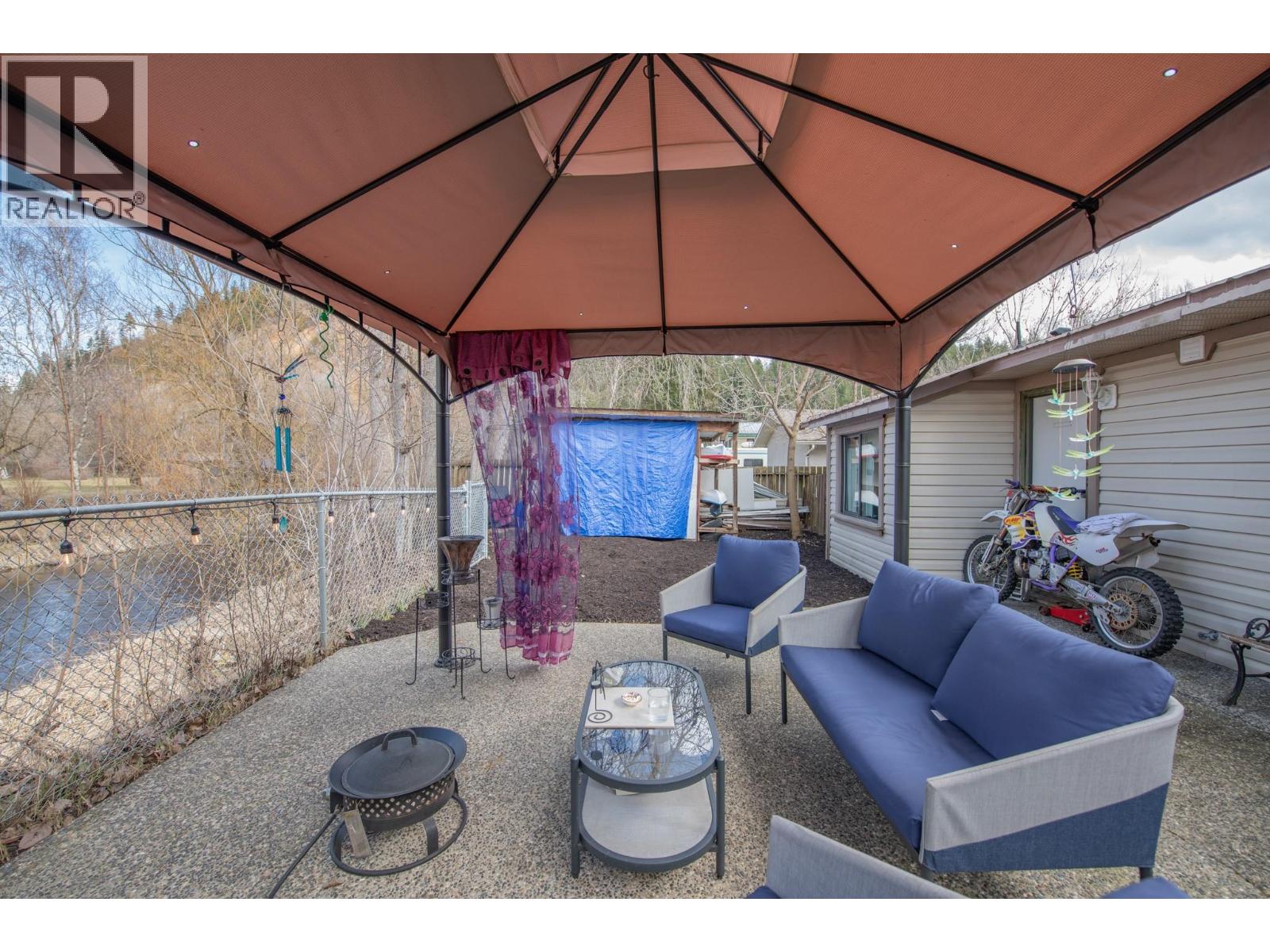  1775 Maple Street, Lumby