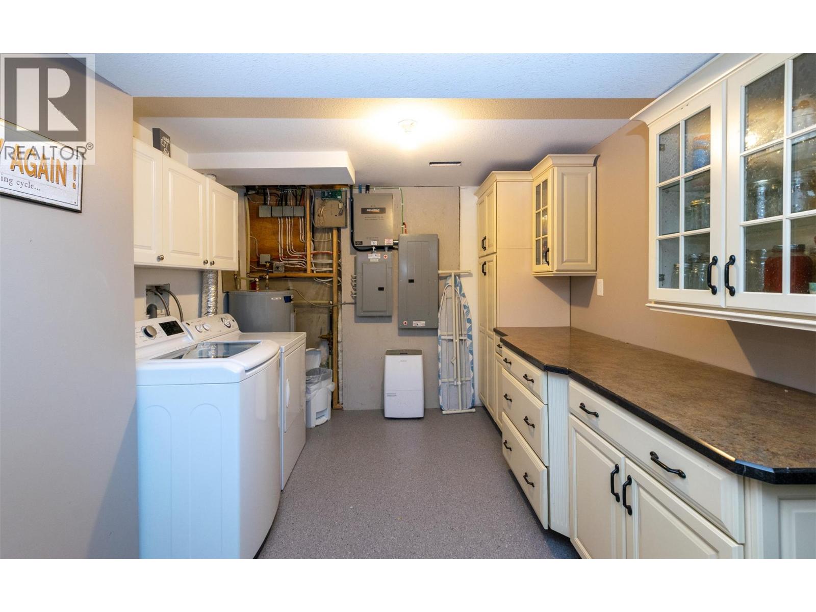  7796 Columbia Drive, Anglemont