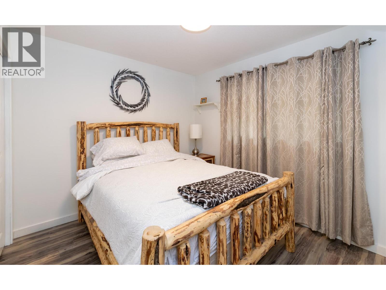  7796 Columbia Drive, Anglemont