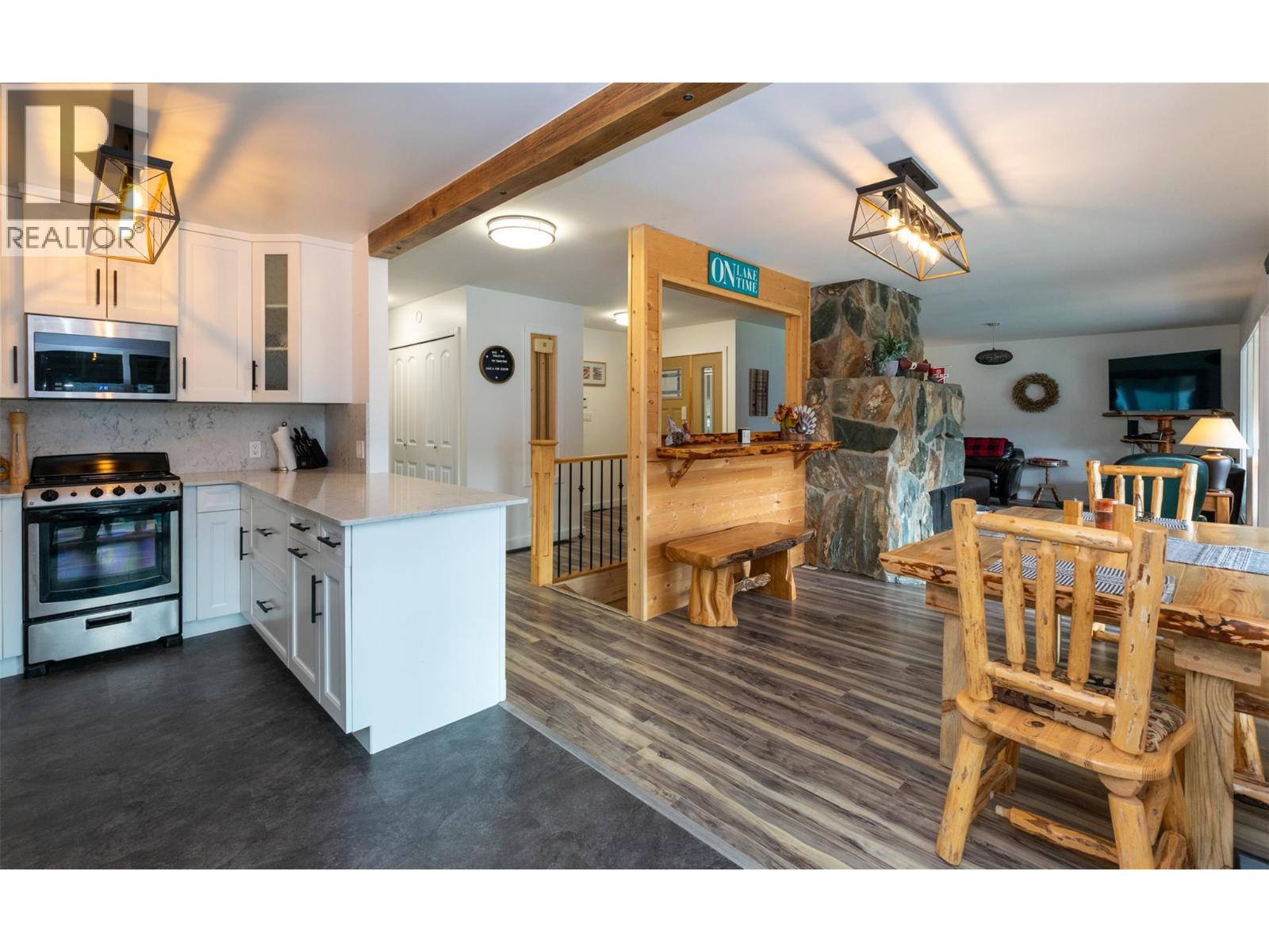  7796 Columbia Drive, Anglemont