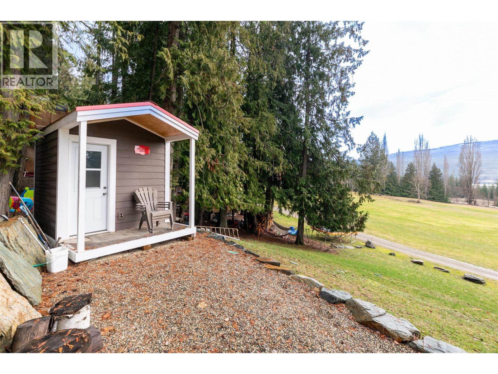  7796 Columbia Drive, Anglemont