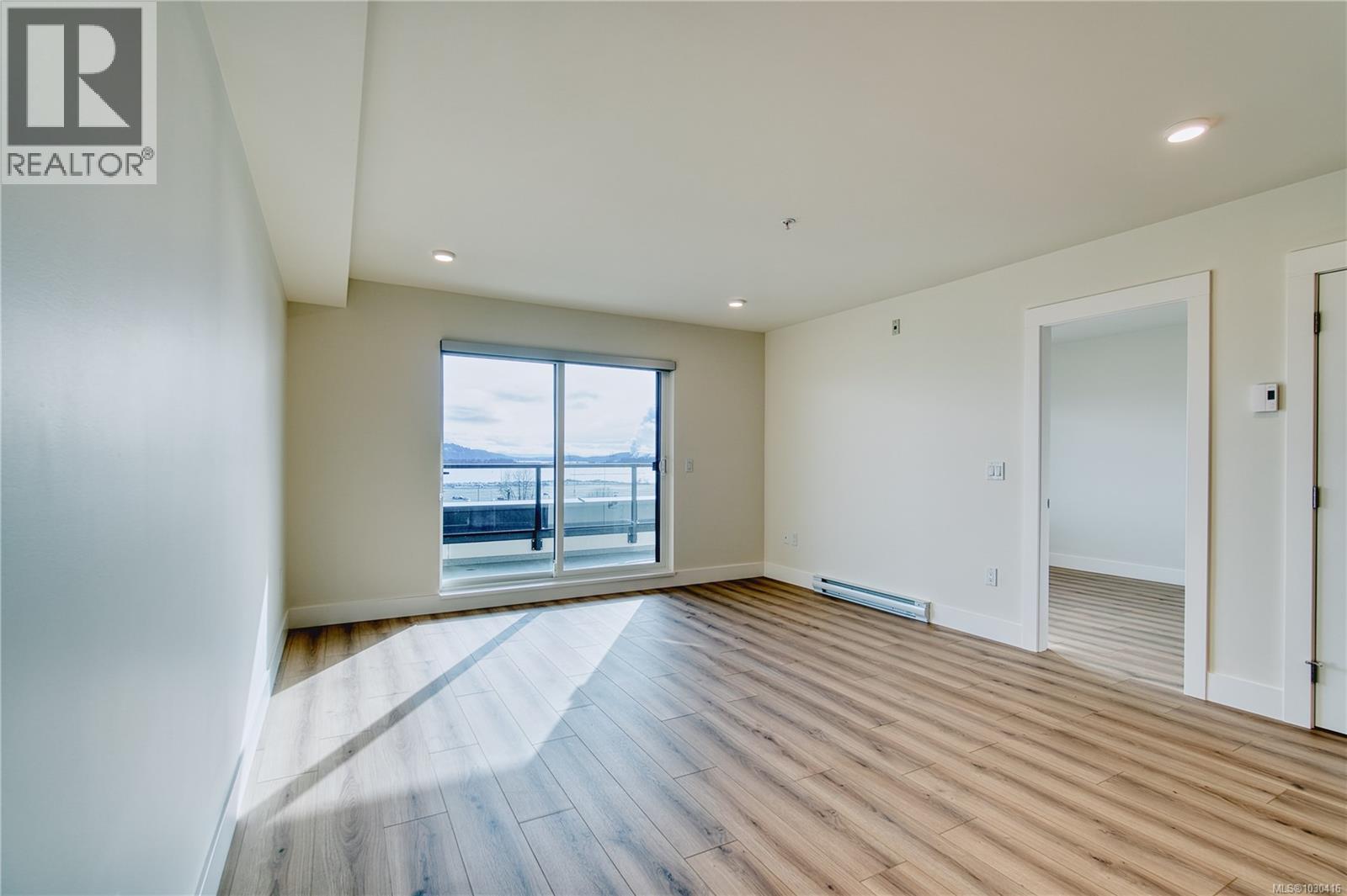 #404 45 Haliburton St - 16