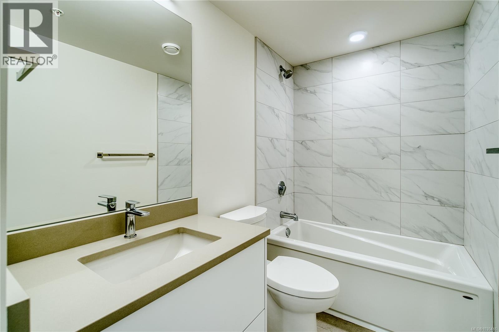 #404 45 HALIBURTON ST - 25