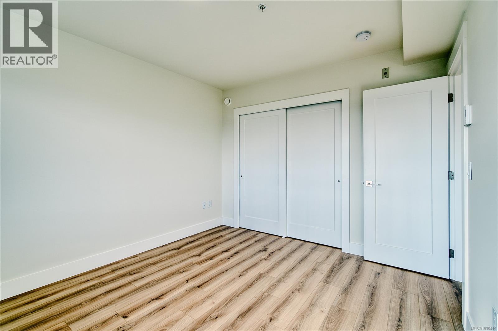 #404 45 HALIBURTON ST - 28