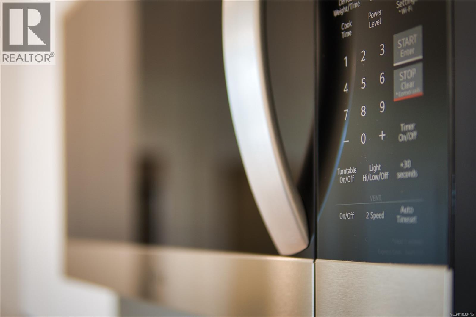 #404 45 HALIBURTON ST - 6