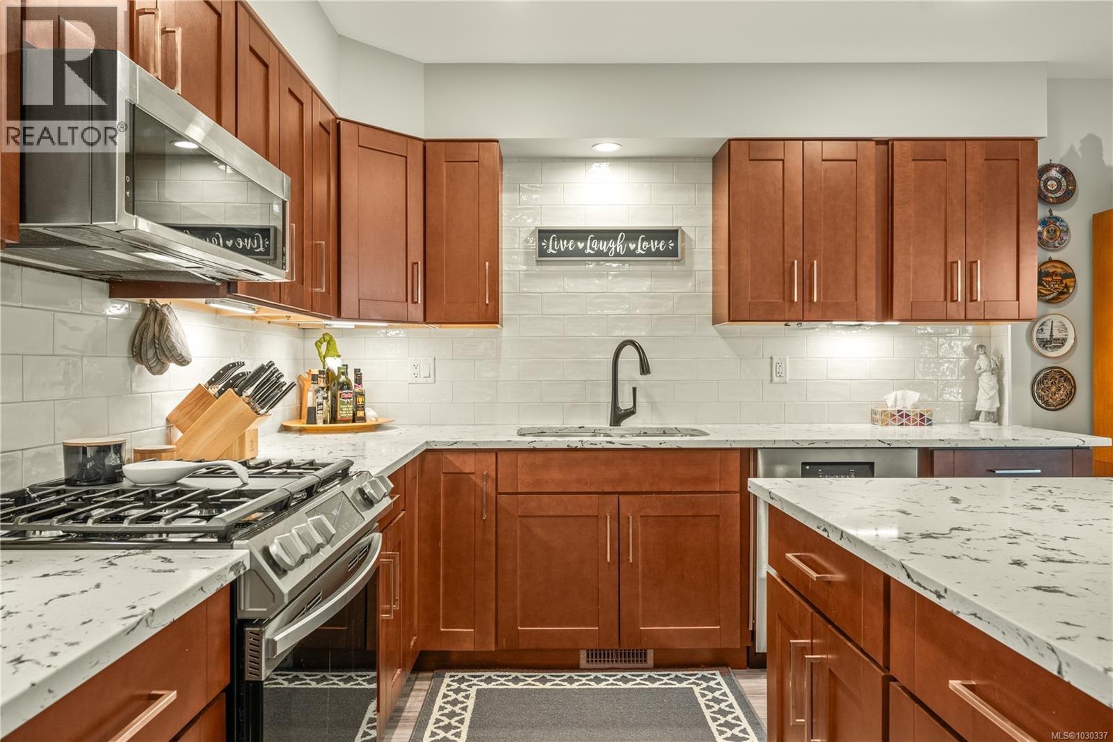 #107 2899 RIVER RD - 16