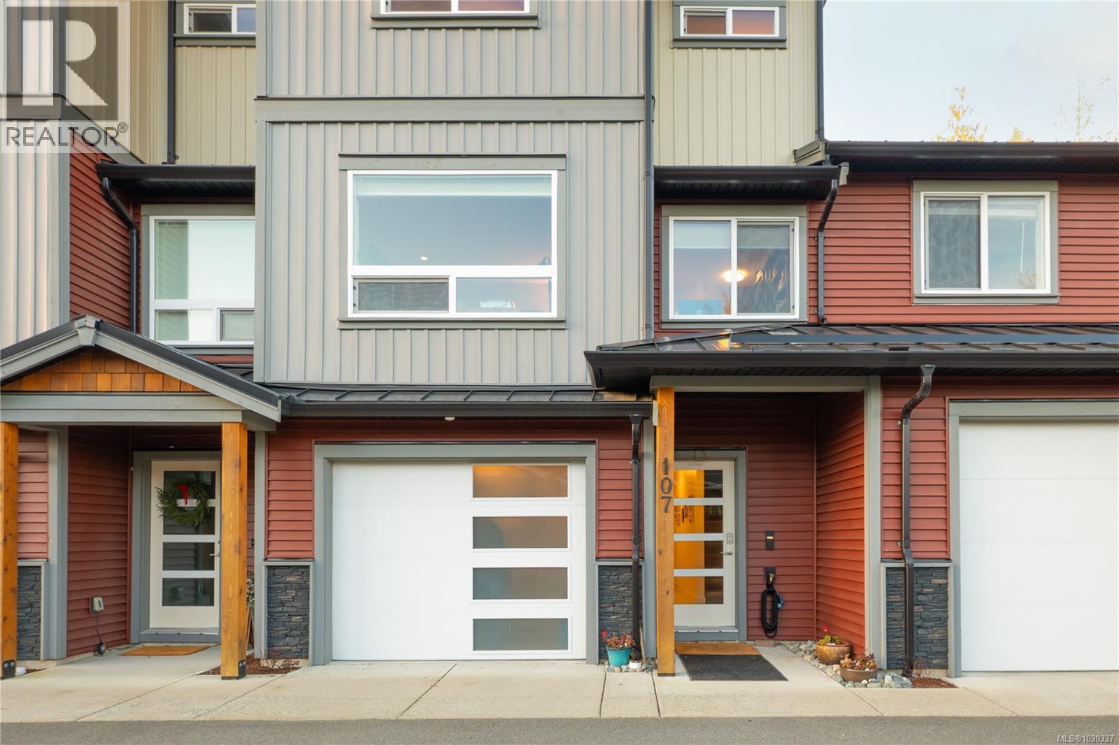 #107 2899 RIVER RD - Image 2