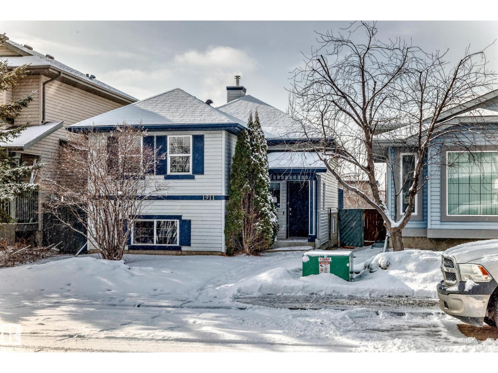 1911 36 AV NW, Edmonton