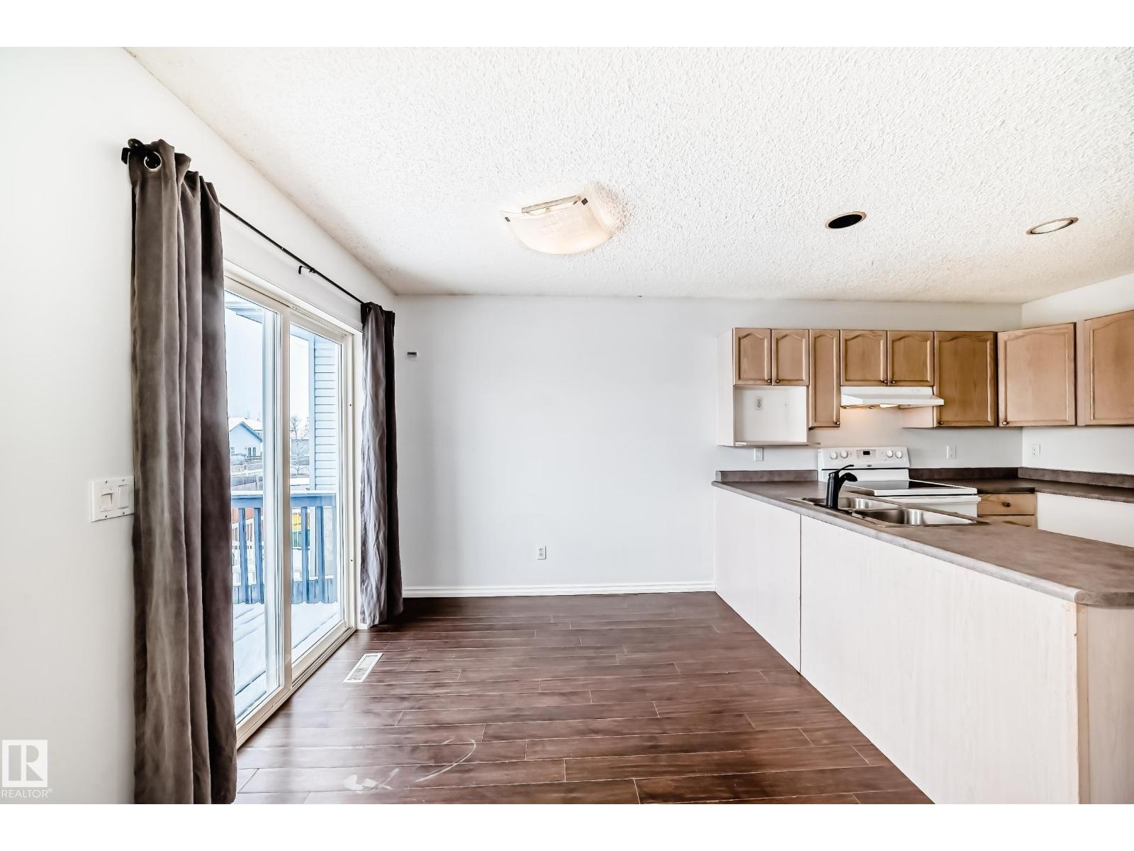 1911 36 AV NW, Edmonton