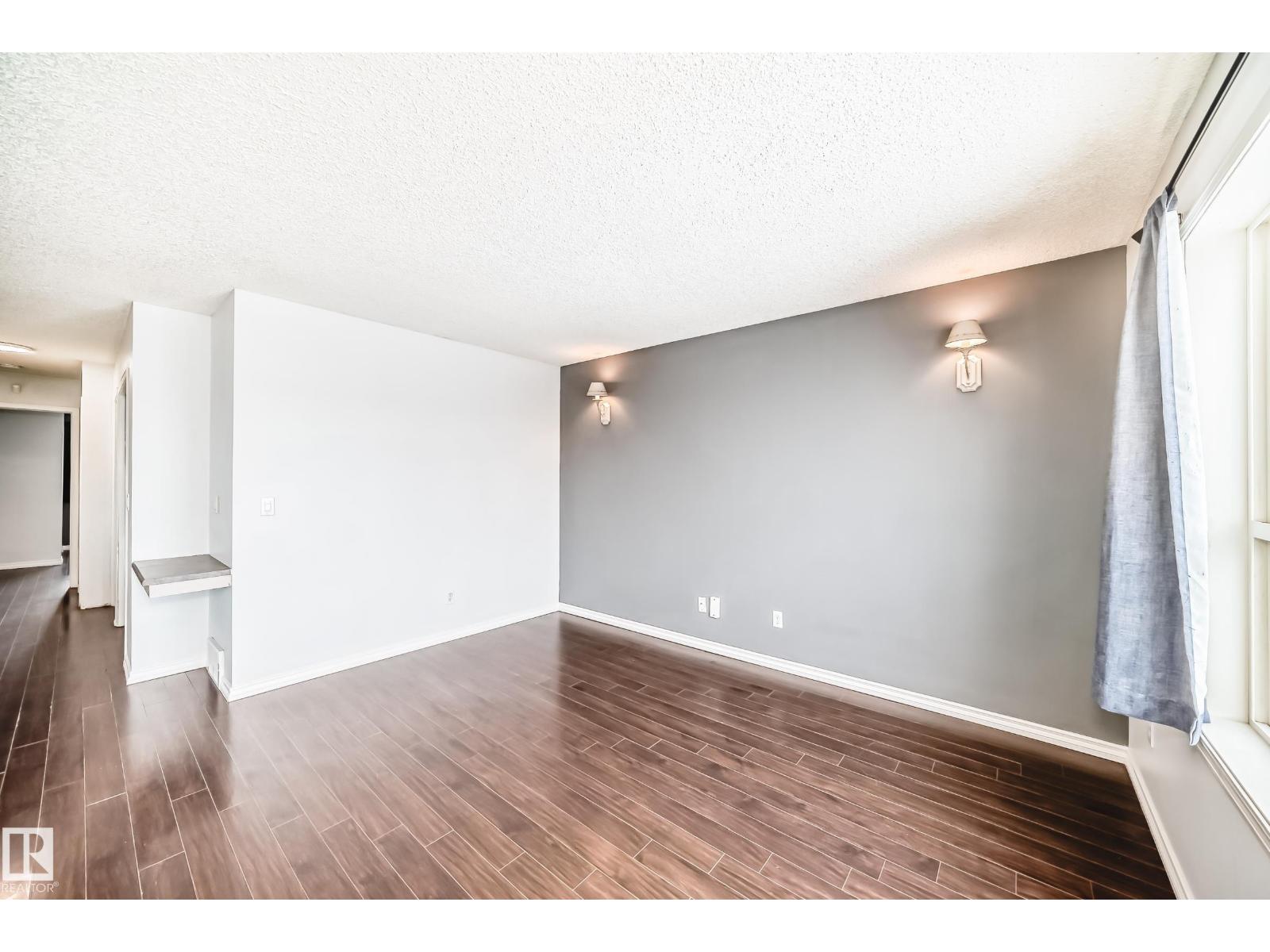 1911 36 AV NW, Edmonton