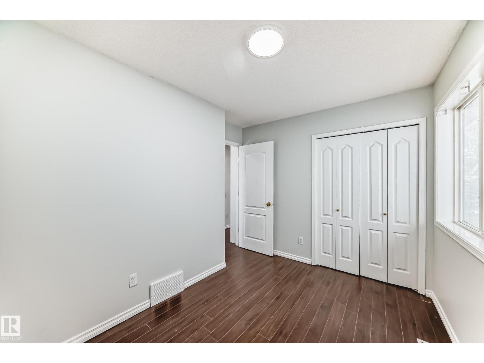 1911 36 AV NW, Edmonton