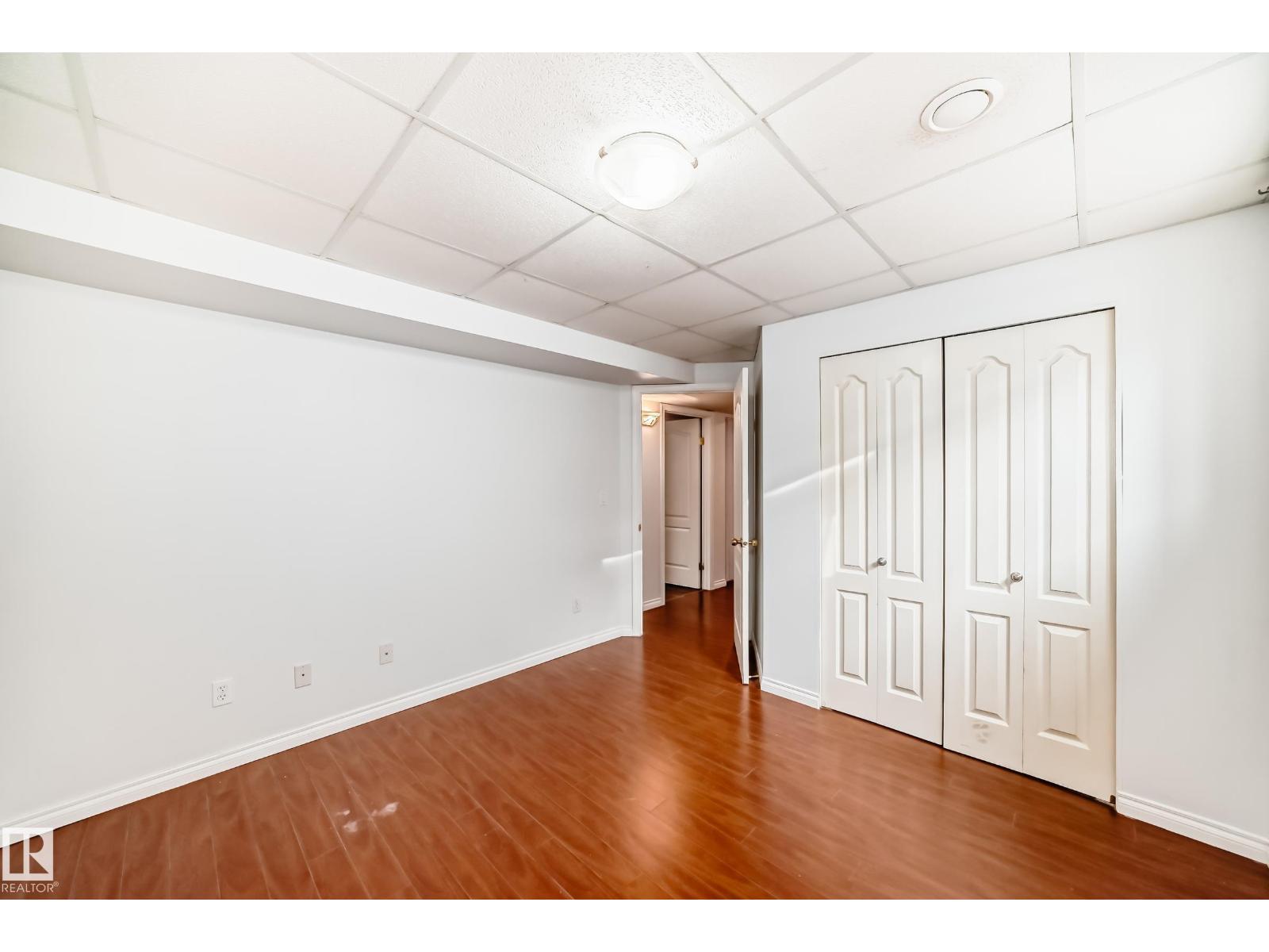 1911 36 AV NW, Edmonton