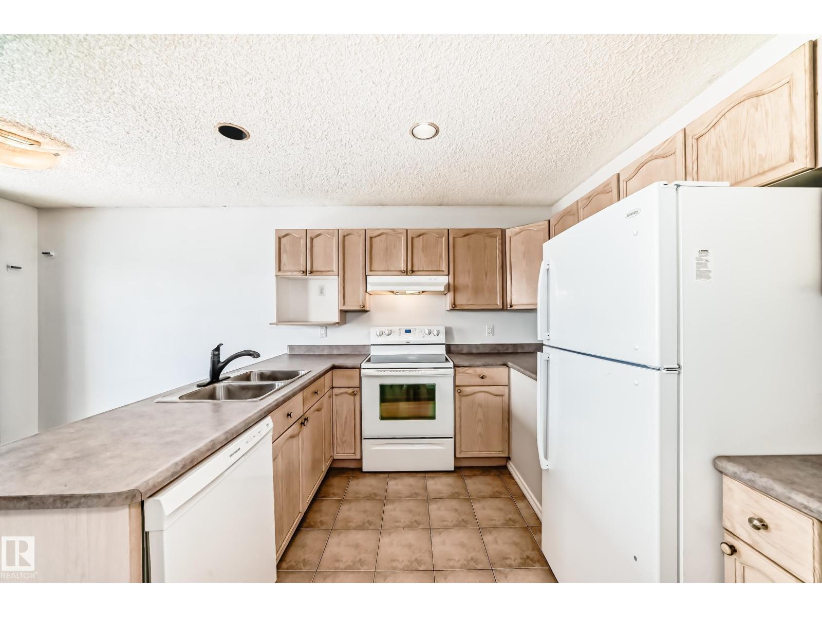 1911 36 AV NW, Edmonton