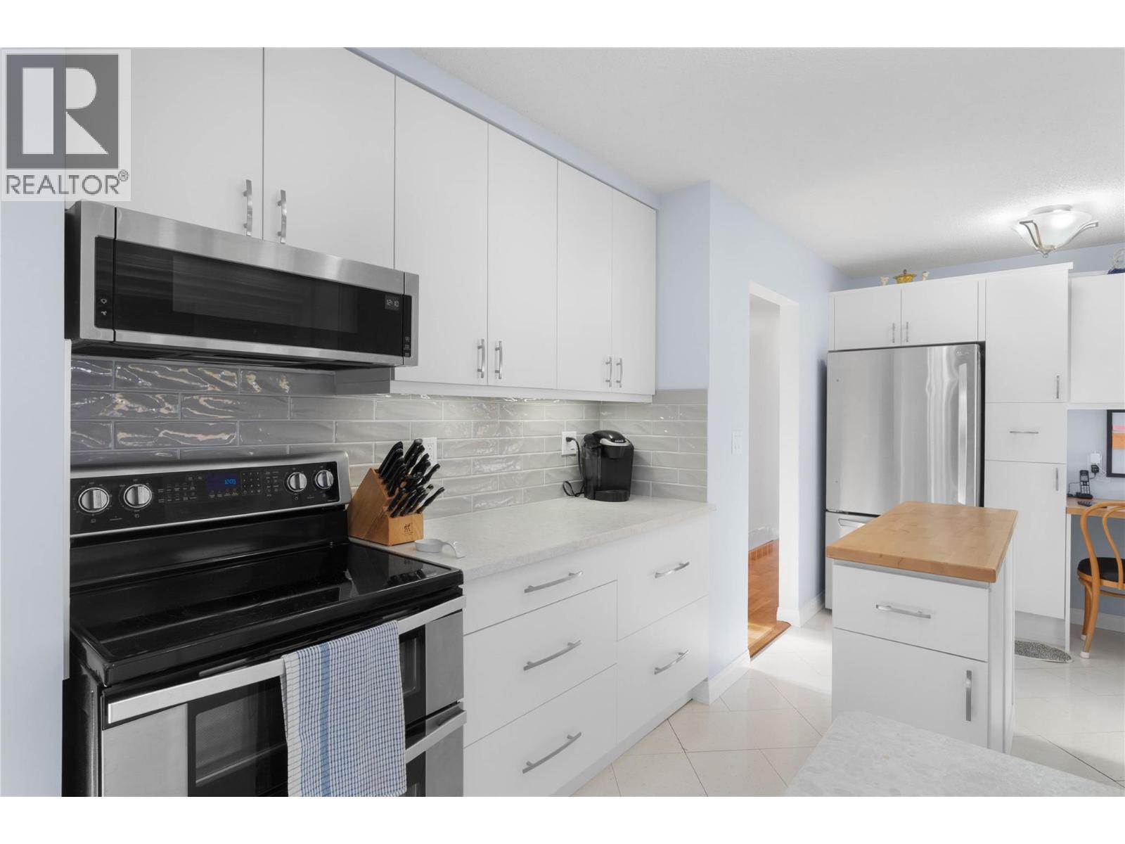  882 DEVER Drive, Kamloops