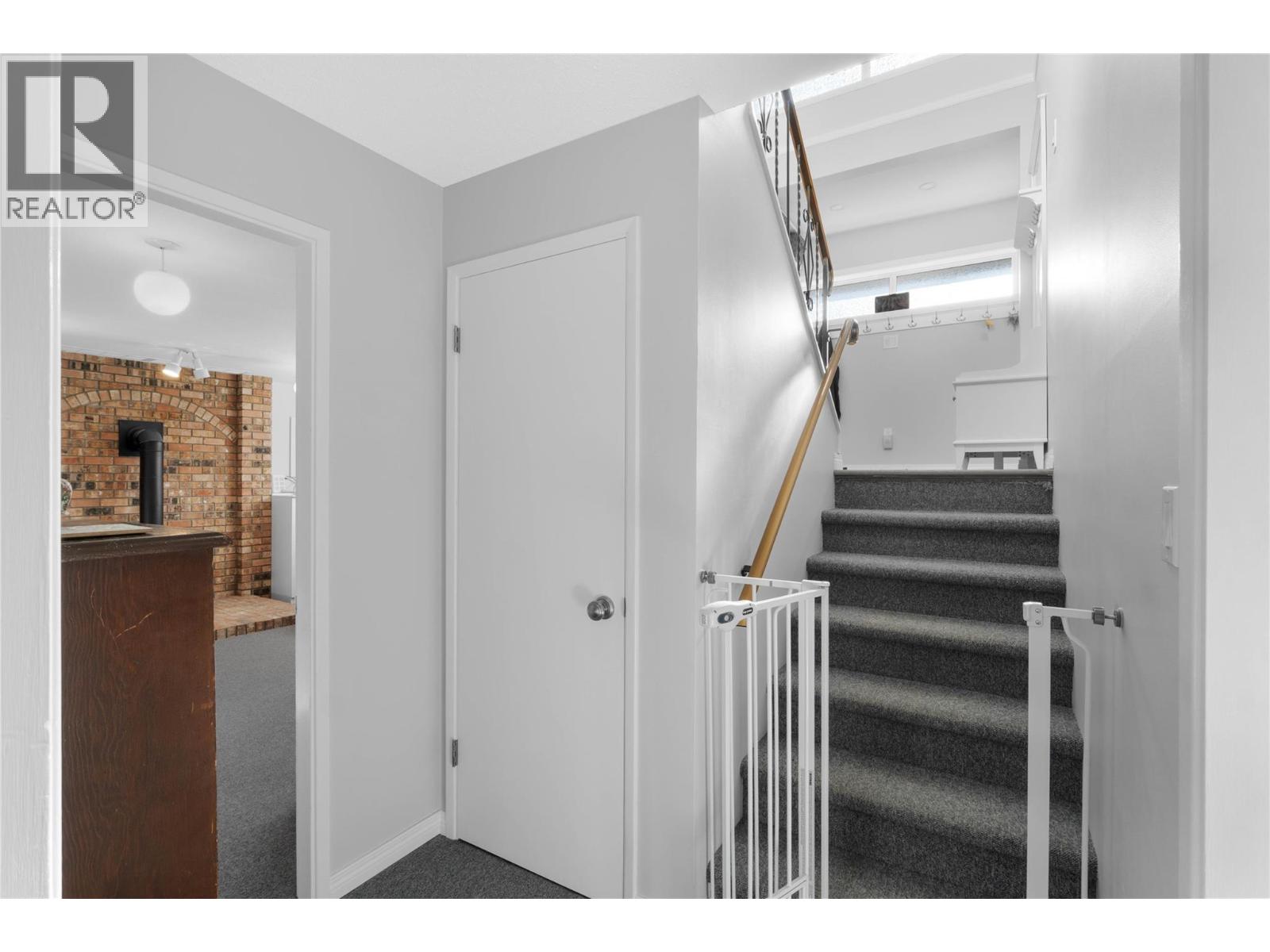  882 DEVER Drive, Kamloops