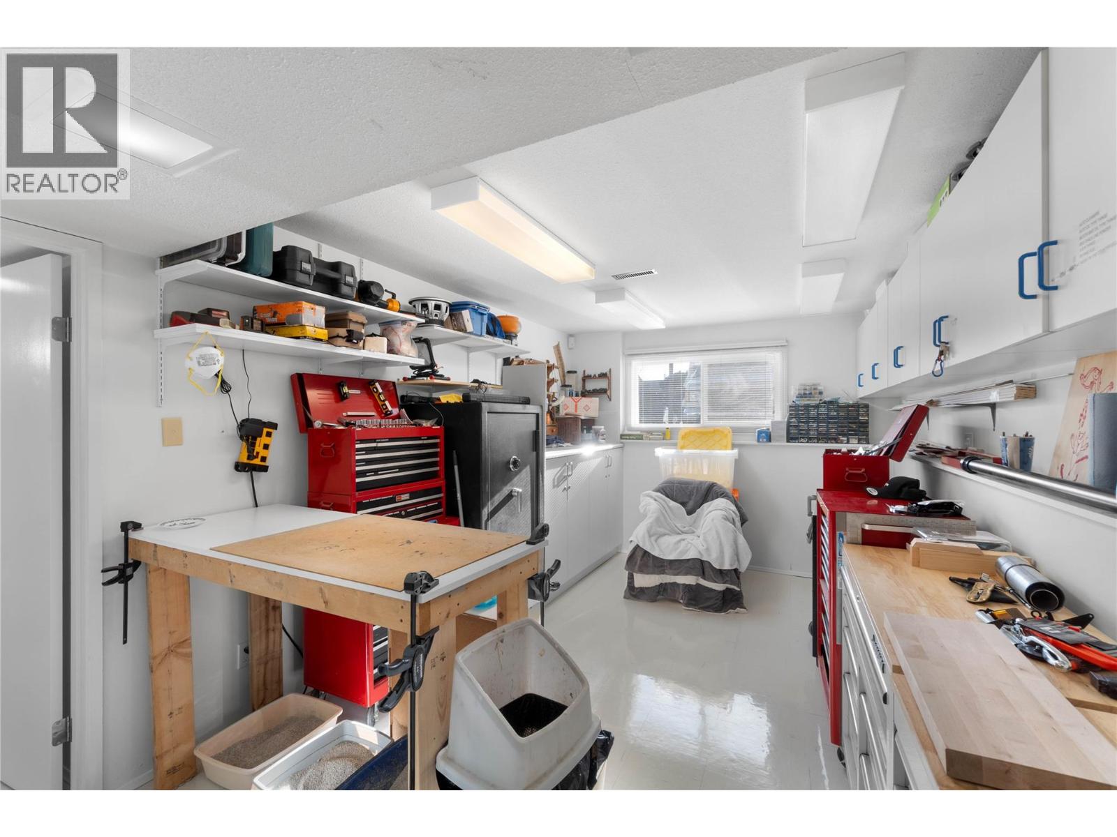  882 DEVER Drive, Kamloops