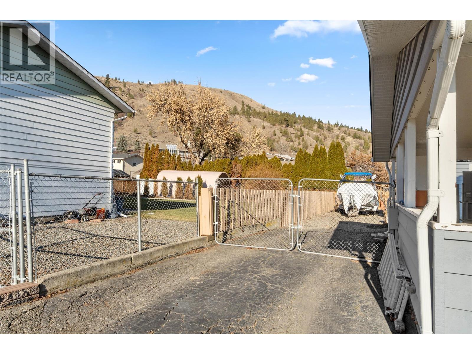  882 DEVER Drive, Kamloops