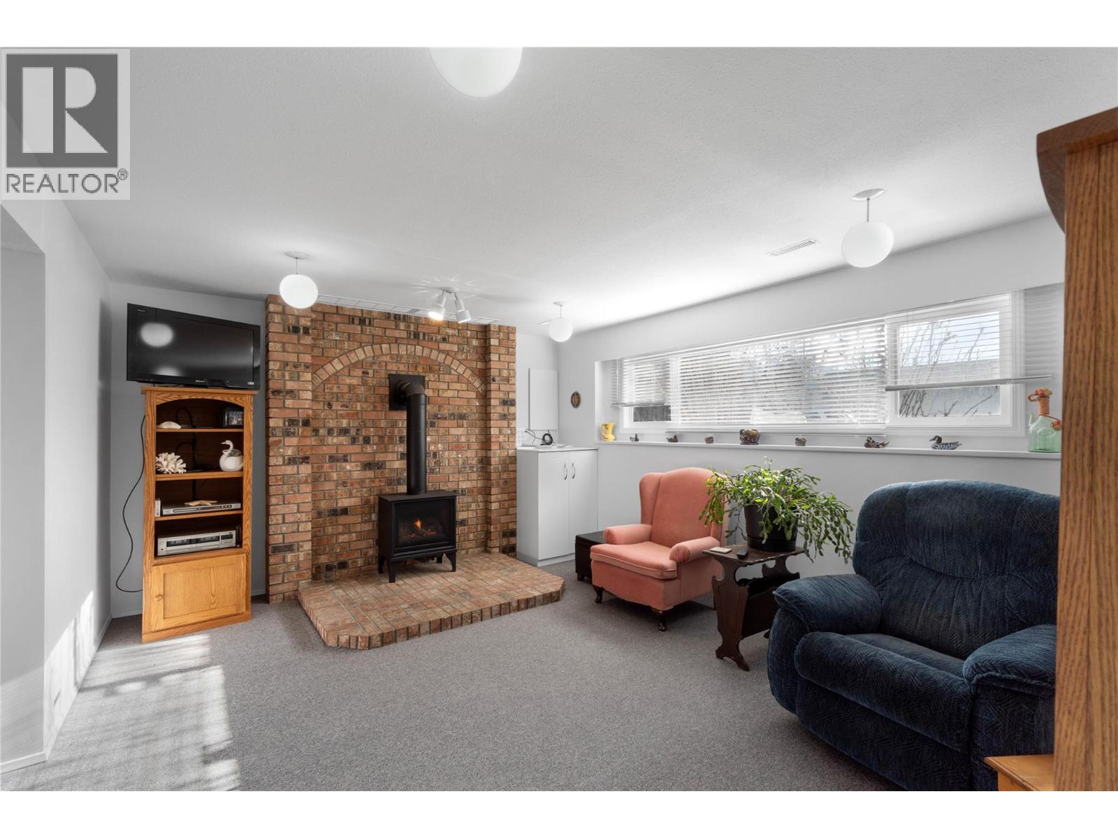  882 DEVER Drive, Kamloops