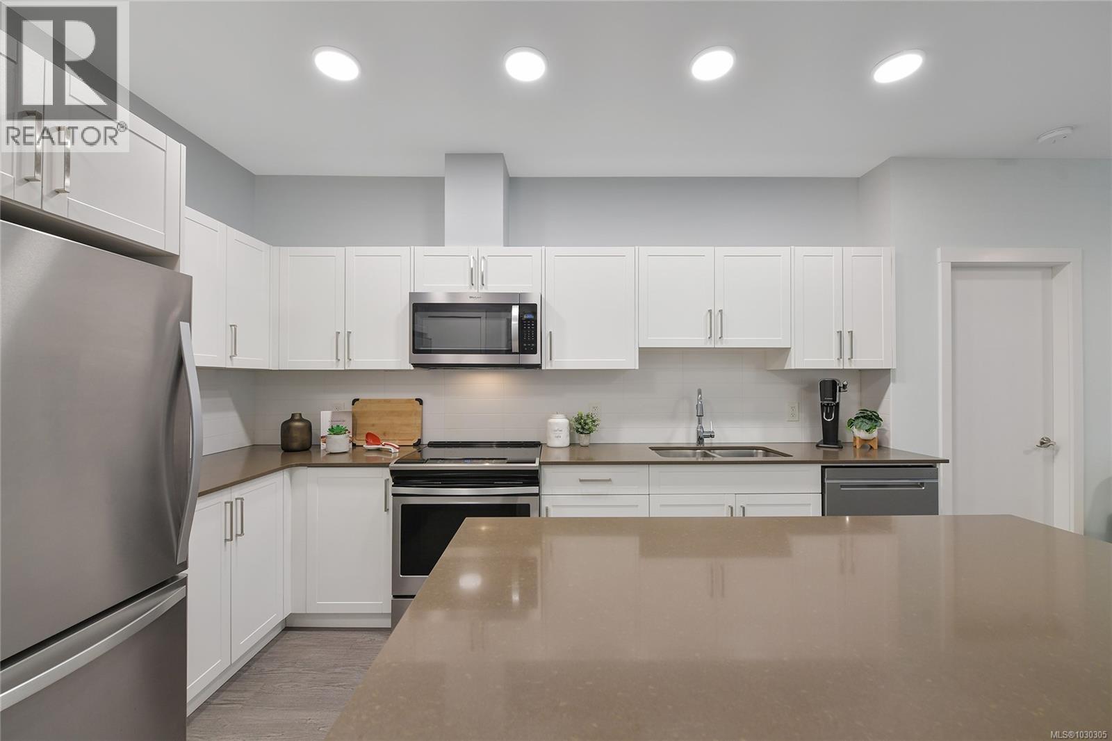 #406 2843 JACKLIN RD - 9