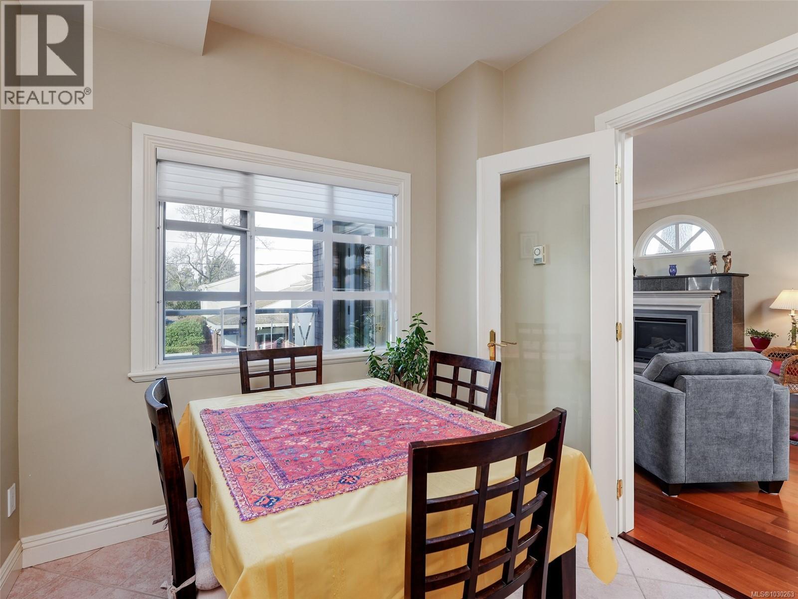 207 2277 Oak Bay Avenue, Oak Bay