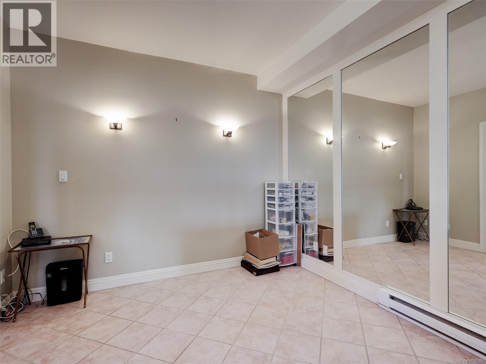 #207 2277 Oak Bay Ave - 14