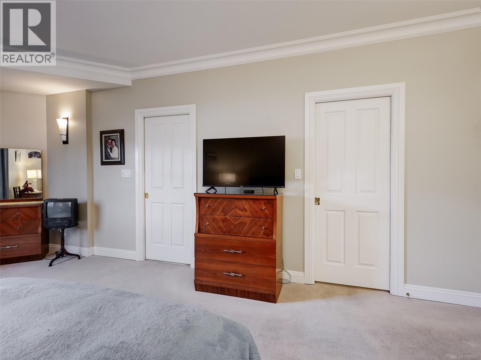 207 2277 Oak Bay Avenue, Oak Bay