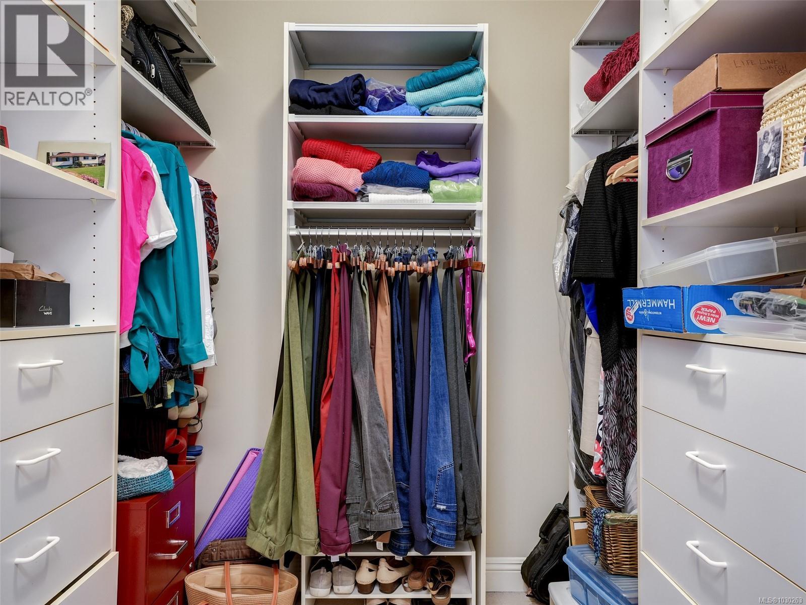 #207 2277 Oak Bay Ave - 17
