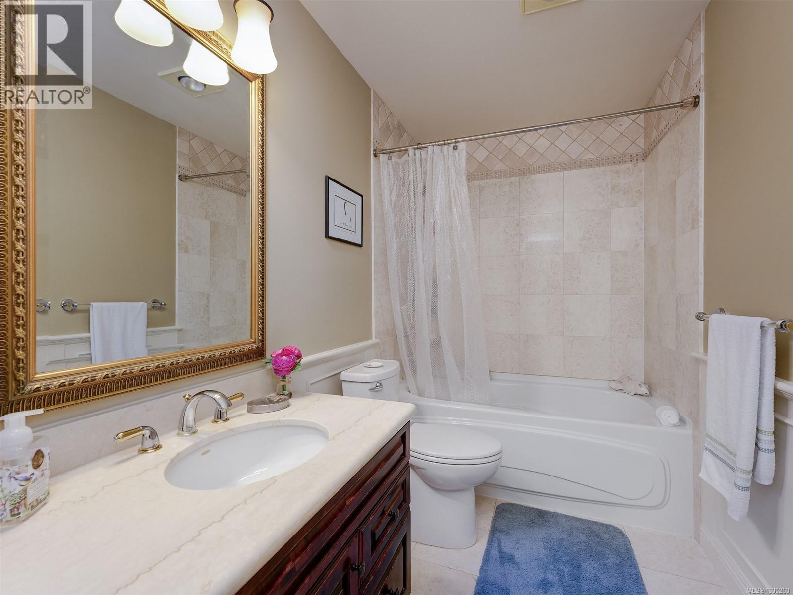 #207 2277 Oak Bay Ave - 21