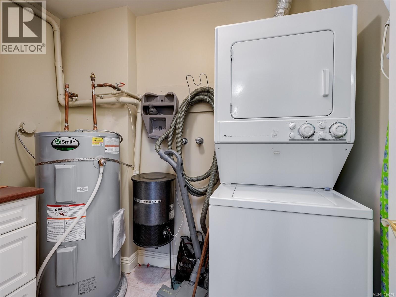 207 2277 Oak Bay Avenue, Oak Bay