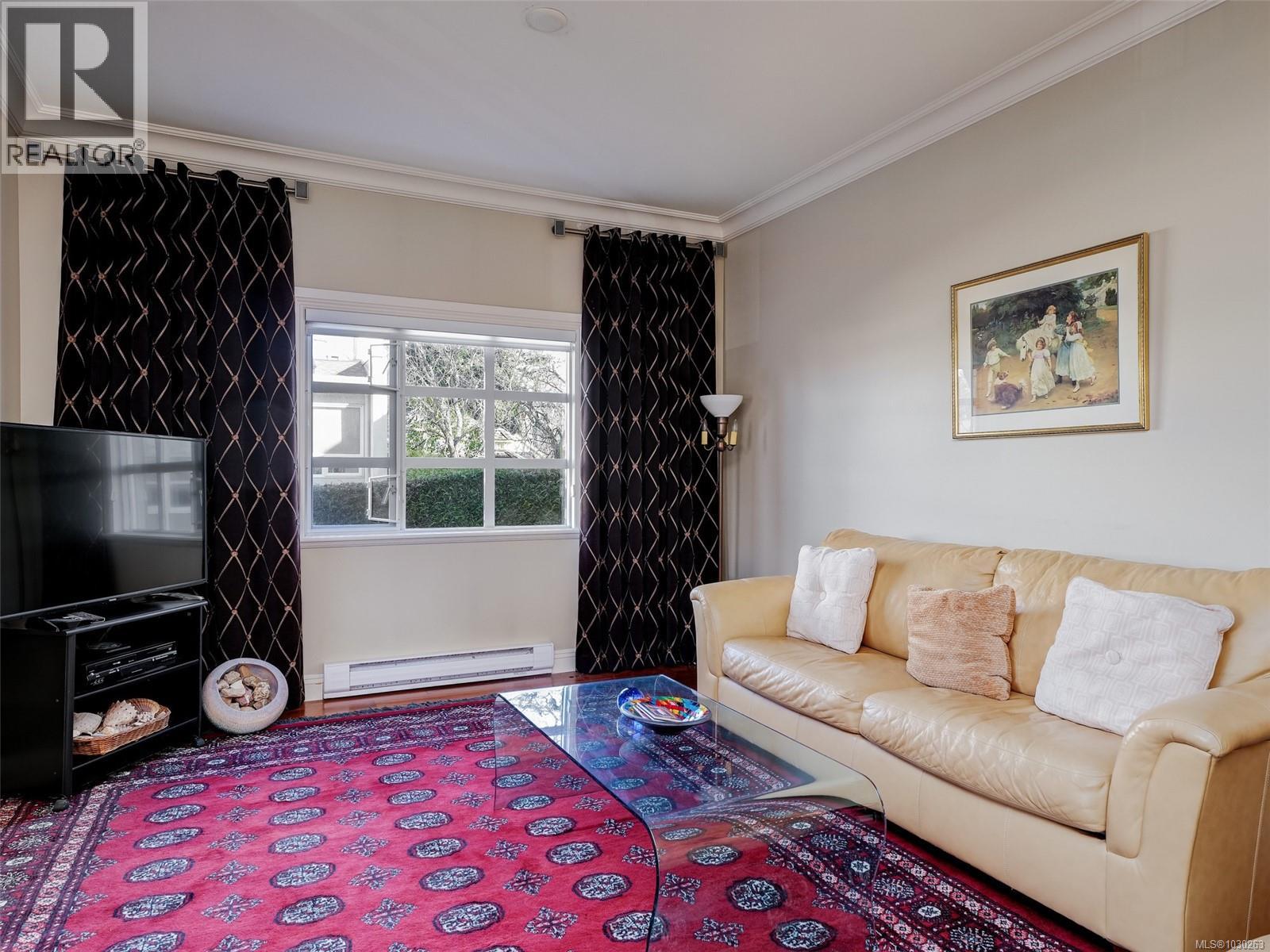 #207 2277 Oak Bay Ave - 7