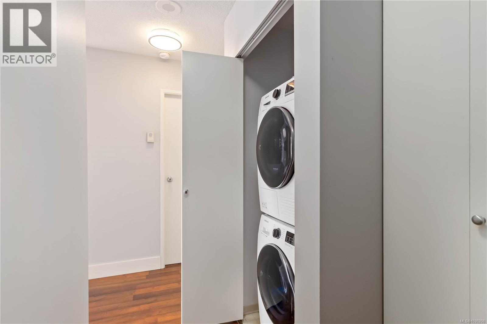 1012 835 View Street, Victoria