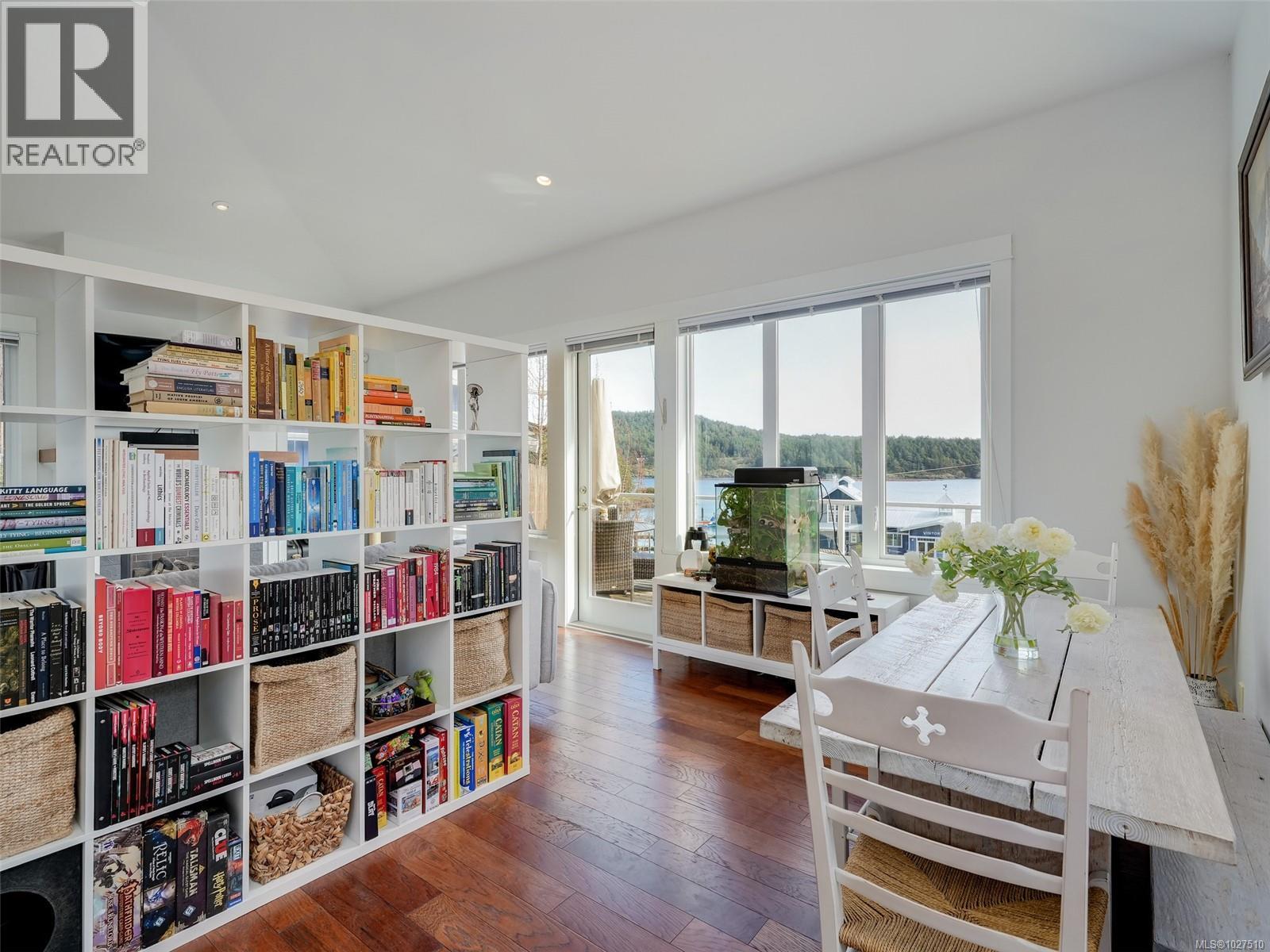 125 HILLTOP CRES - 14