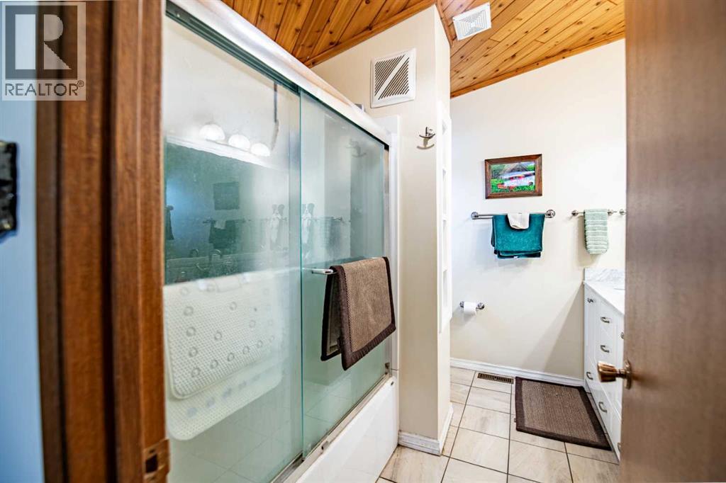 
          274052 Township Road 424
            <br/>
            <span>Rural Ponoka County</span>
            , 
            <span>AB</span>
             <span>T4J1V9</span>
         - Photo 18