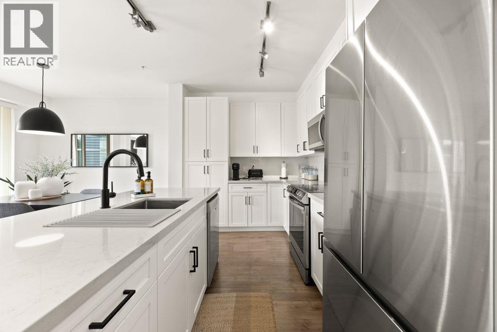 102 300 PANORAMA PLACE, Port Moody