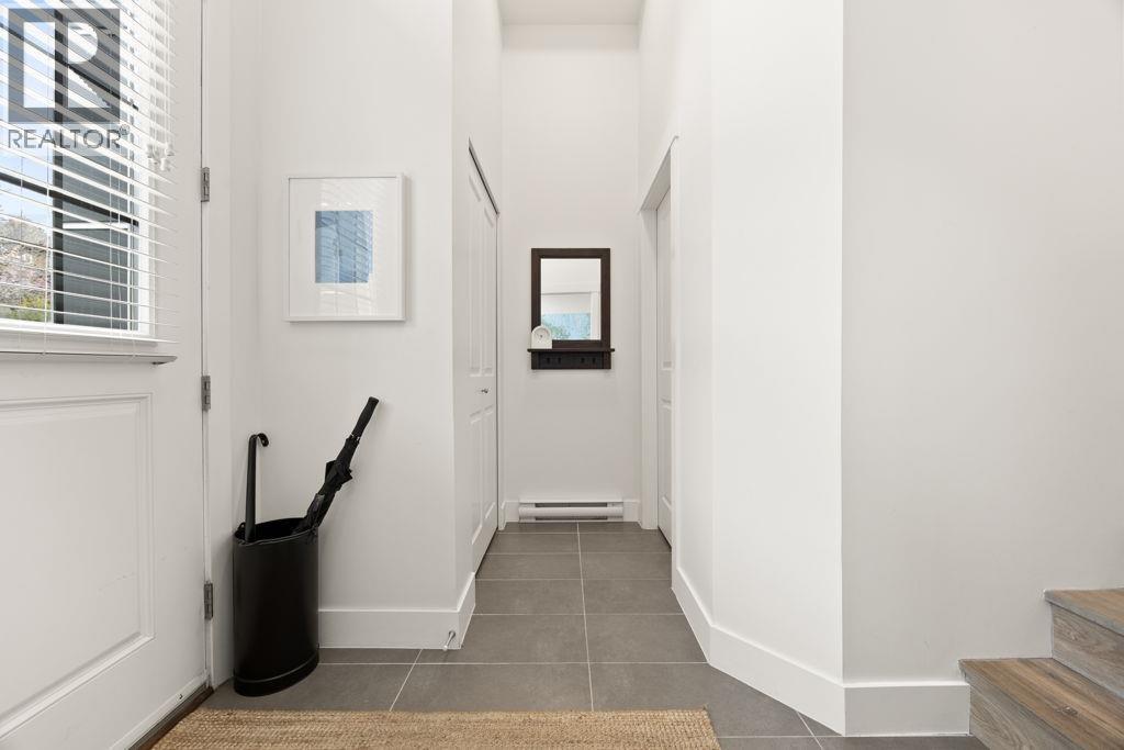 102 300 PANORAMA PLACE, Port Moody