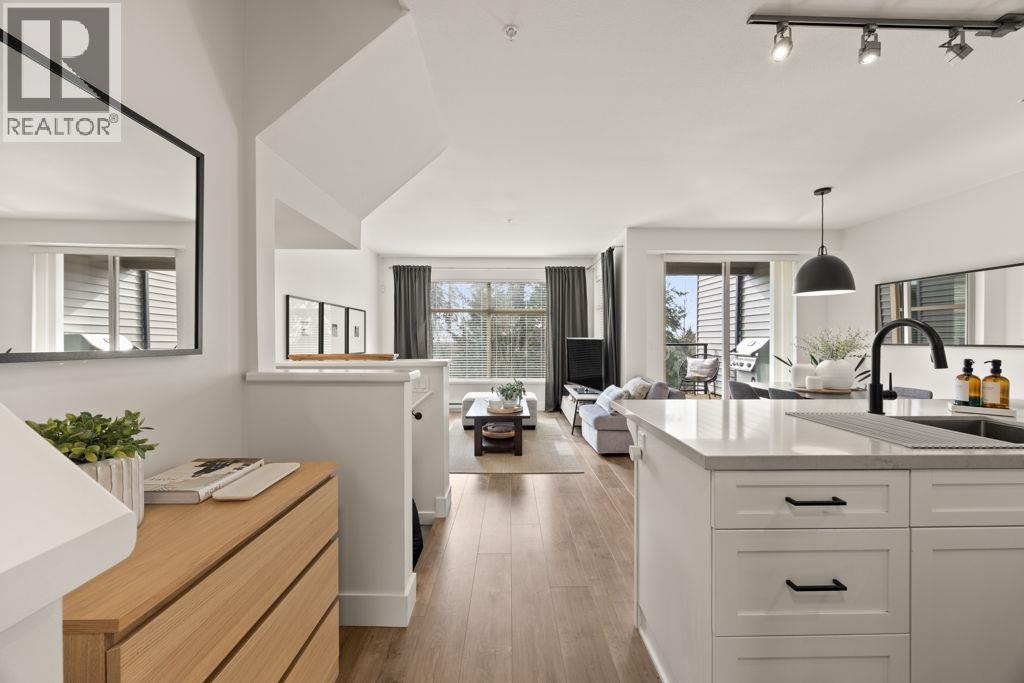 102 300 PANORAMA PLACE, Port Moody