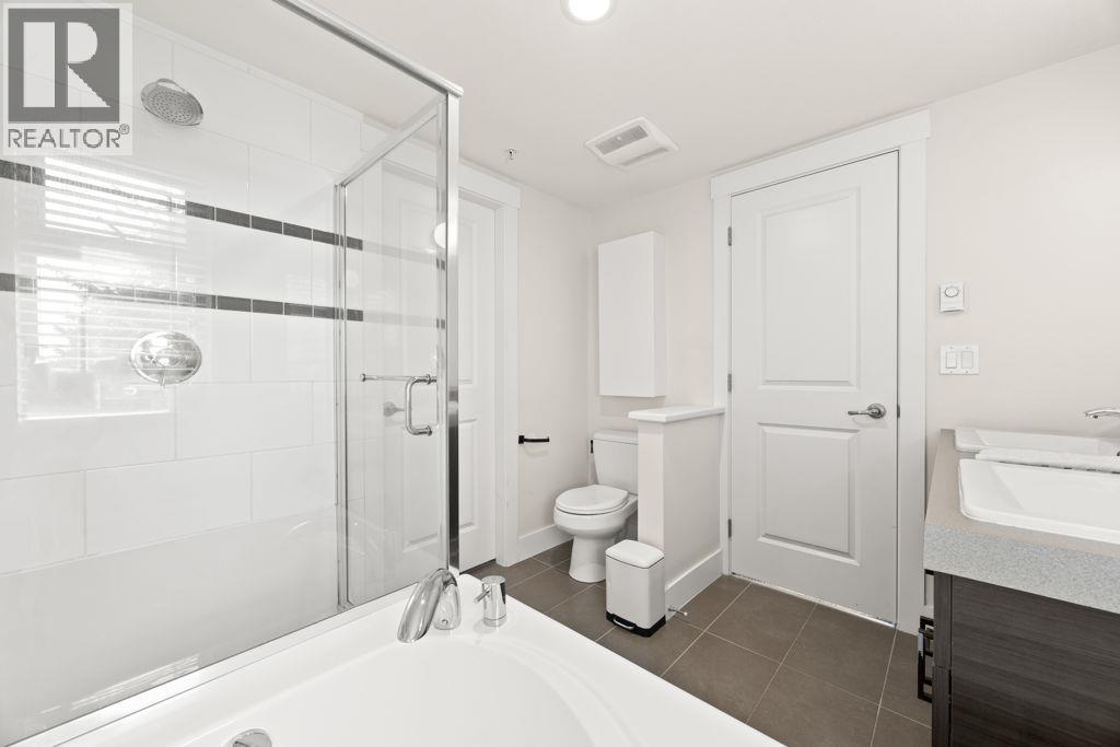 102 300 PANORAMA PLACE, Port Moody